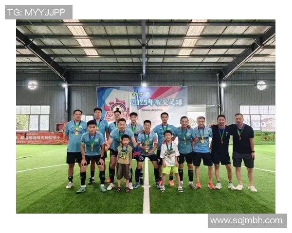 足球明星的浪漫追逐在绿茵场上绽放爱的火花与梦想的交织 足球明星的浪漫追逐在绿茵场上绽放爱的火花与梦想的交织